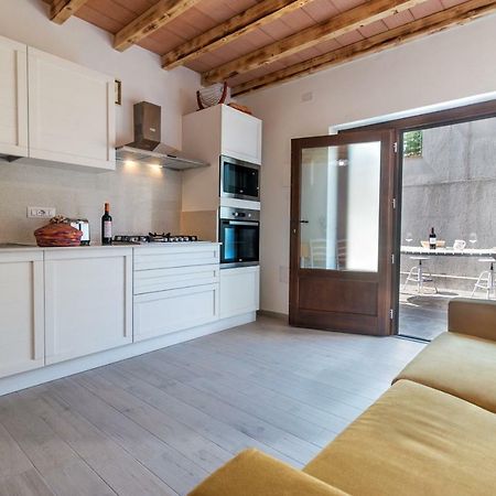 Sardinia Suite Apartment ドルガーリ エクステリア 写真