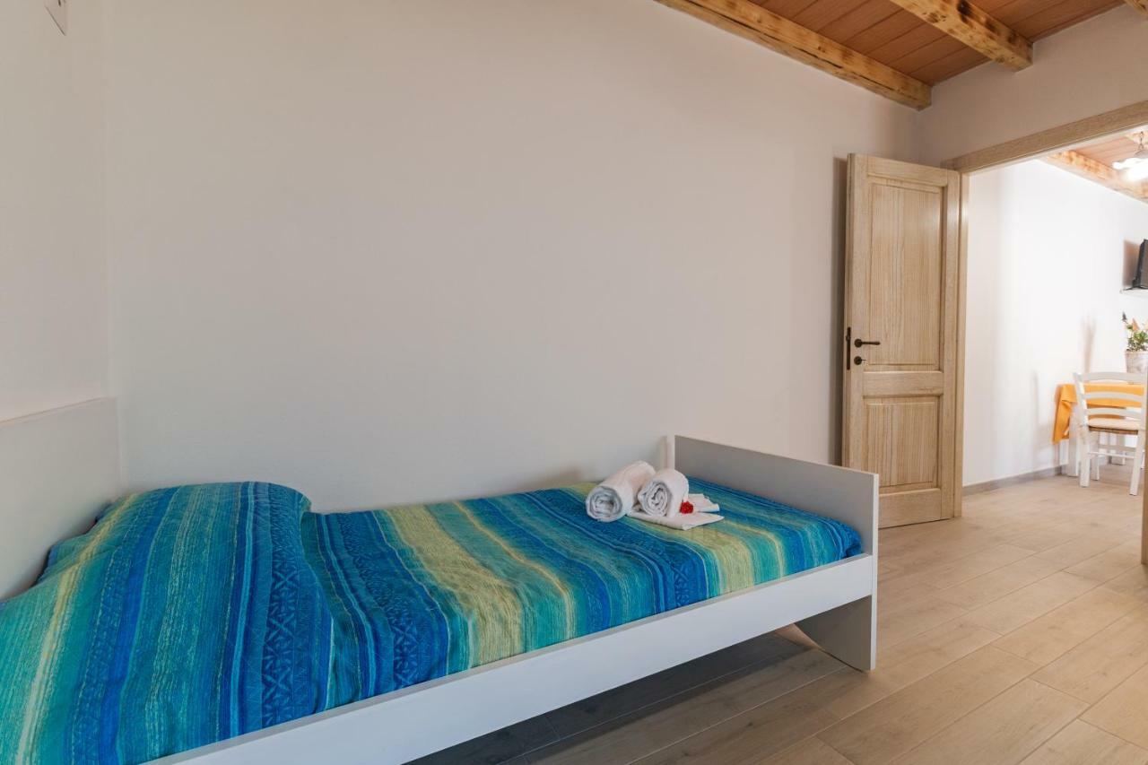 Sardinia Suite Apartment ドルガーリ エクステリア 写真