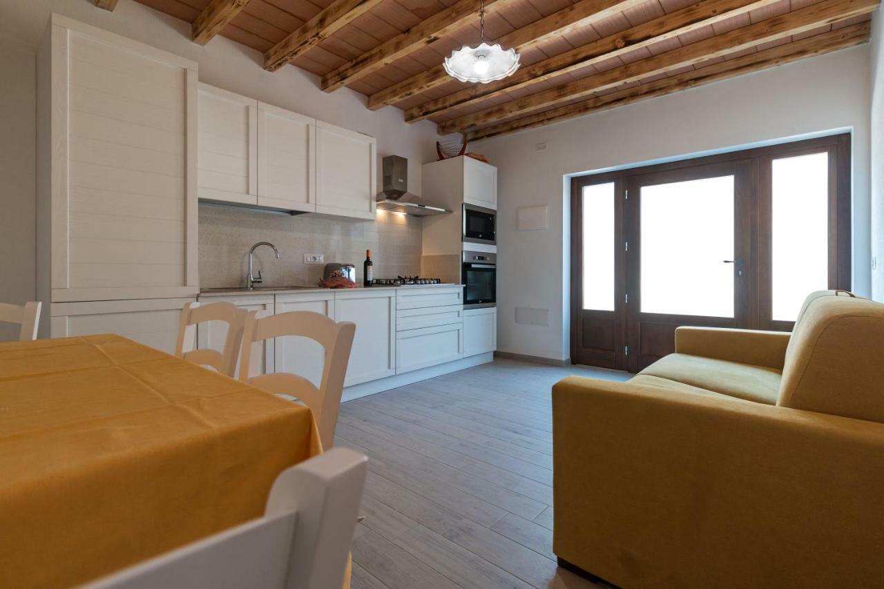 Sardinia Suite Apartment ドルガーリ エクステリア 写真