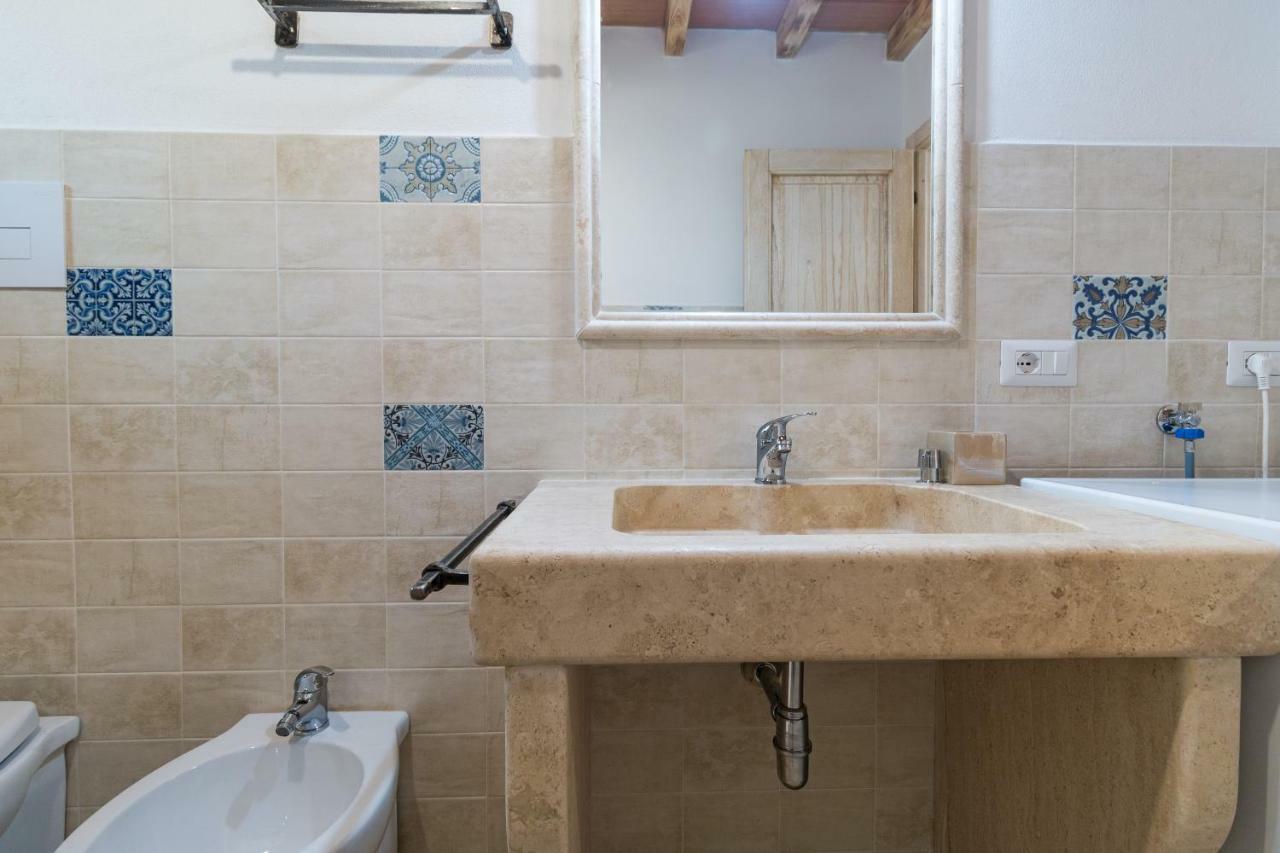 Sardinia Suite Apartment ドルガーリ エクステリア 写真