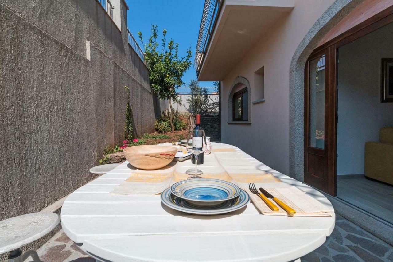 Sardinia Suite Apartment ドルガーリ エクステリア 写真