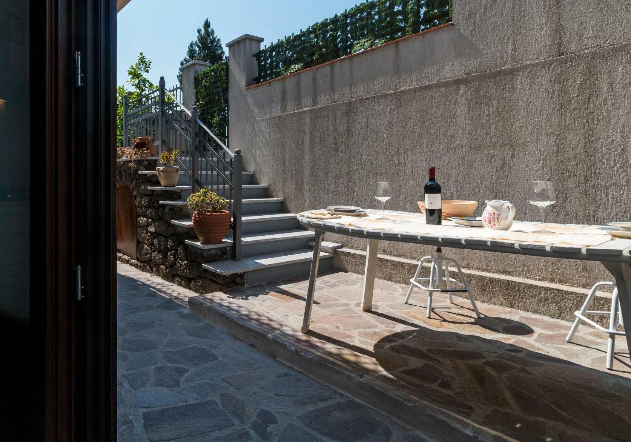 Sardinia Suite Apartment ドルガーリ エクステリア 写真