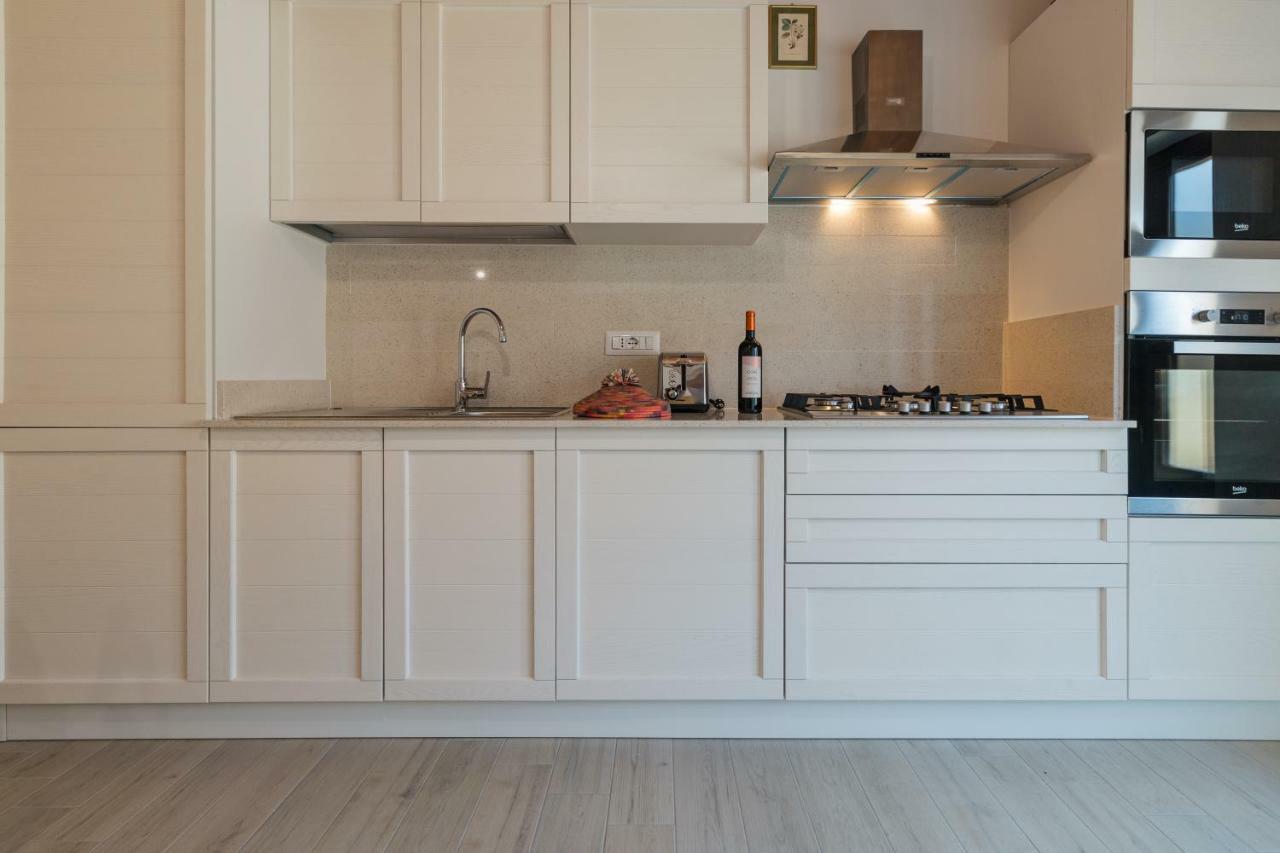 Sardinia Suite Apartment ドルガーリ エクステリア 写真