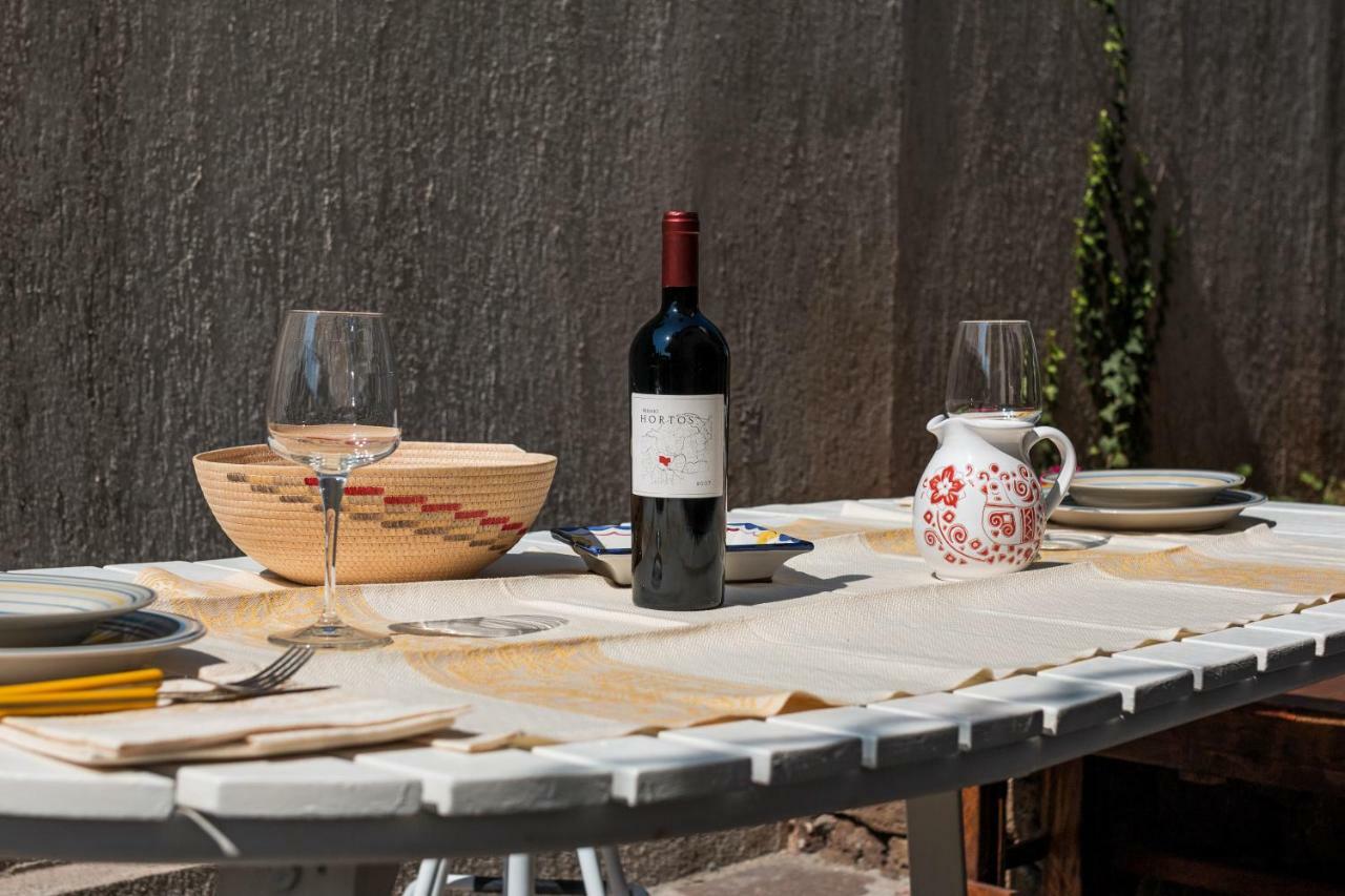 Sardinia Suite Apartment ドルガーリ エクステリア 写真